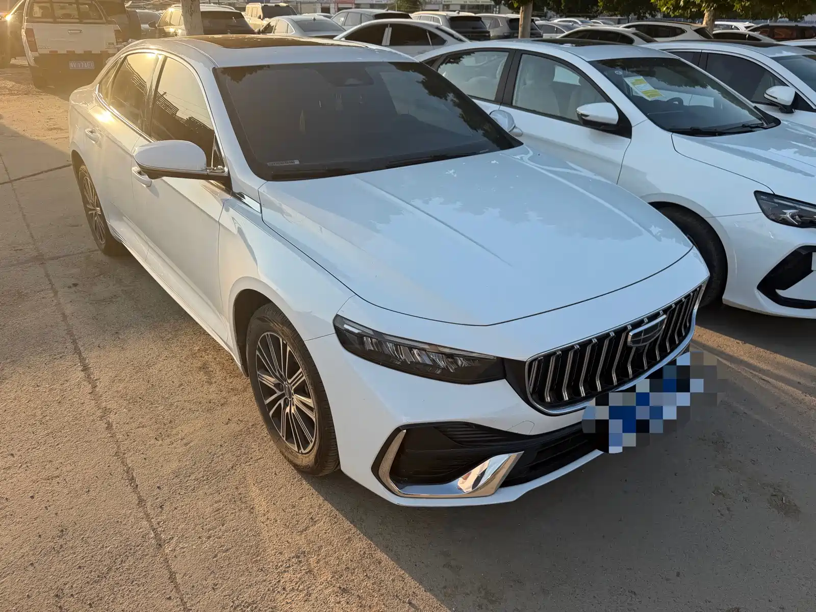 Фото 3 - Geely Preface