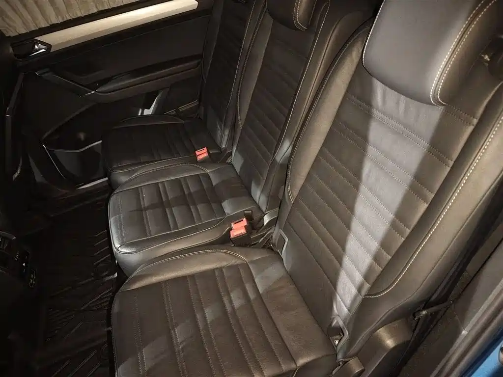 Volkswagen Touran 2018 Touran L 280TSI DSG Luxury 7-seater фото 17