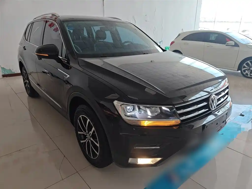 Volkswagen Tiguan L 2018 Facelift 330TSI Automatic 2WD Luxury Edition фото 4