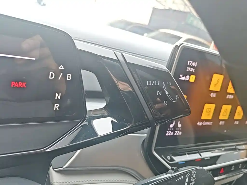 Volkswagen ID.6 CROZZ 2021 2021 Long Range PURE+ Edition