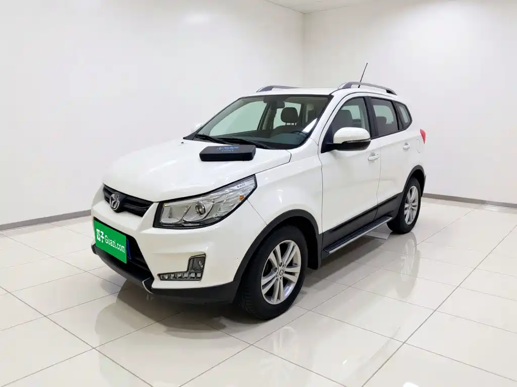BAIC Huansu S3 2017 2017 1.5L Manual Luxury