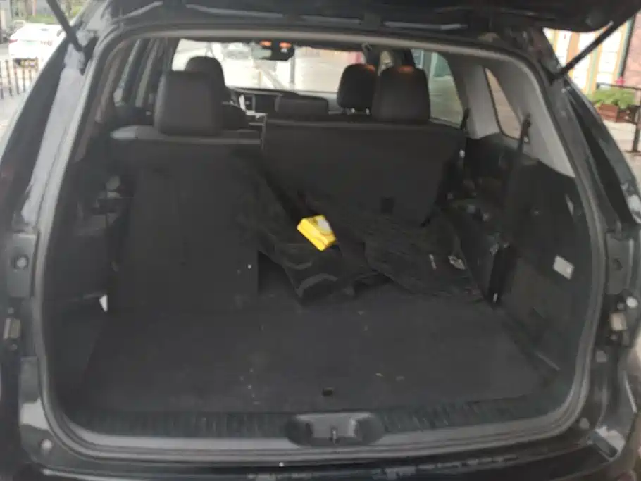 TOYOTA HIGHLANDER