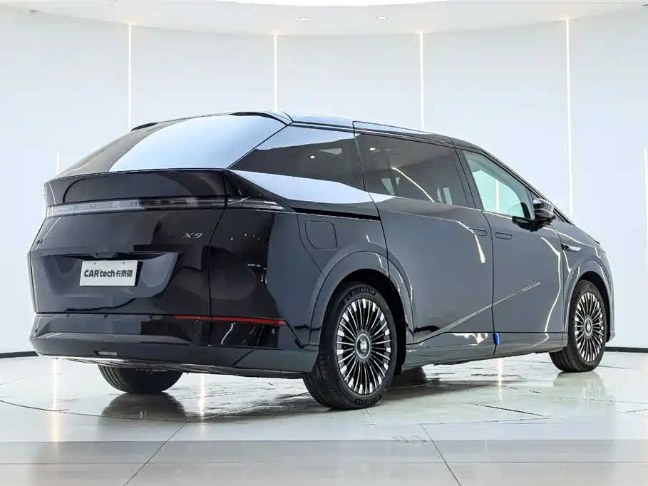 XIAOPENG X9