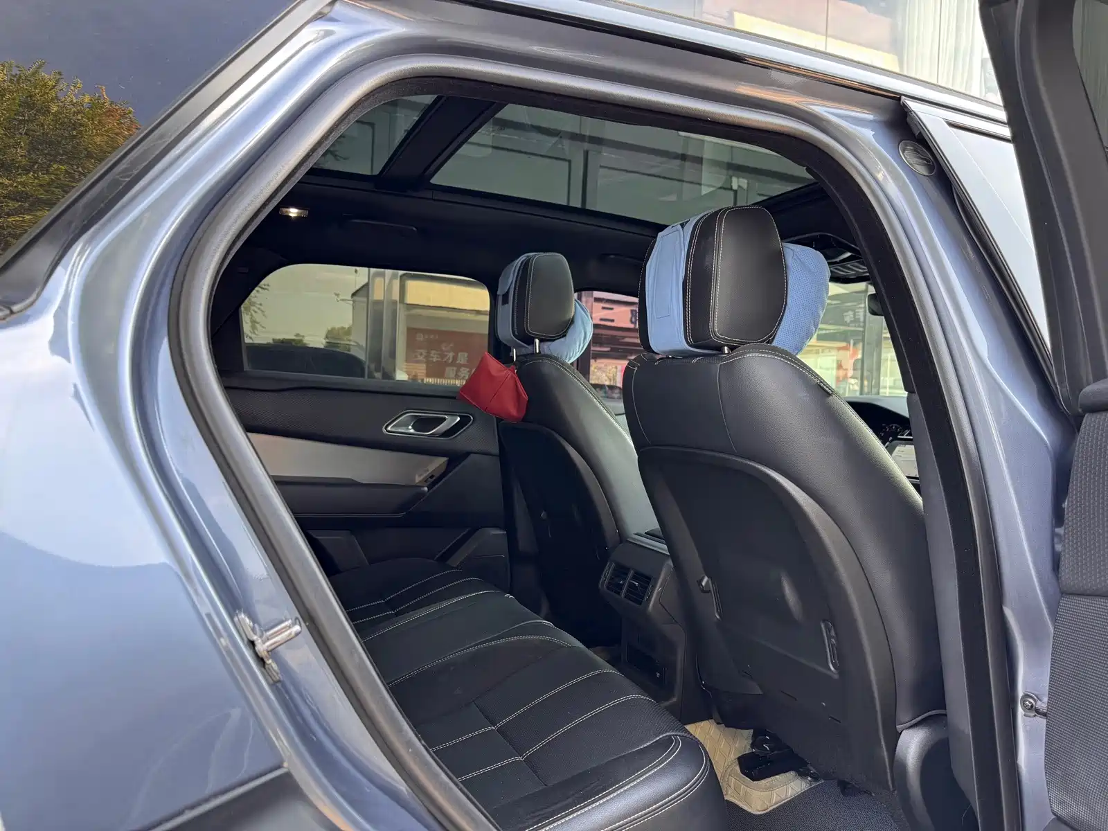 Фото 18 - Land Rover Range Rover Velar