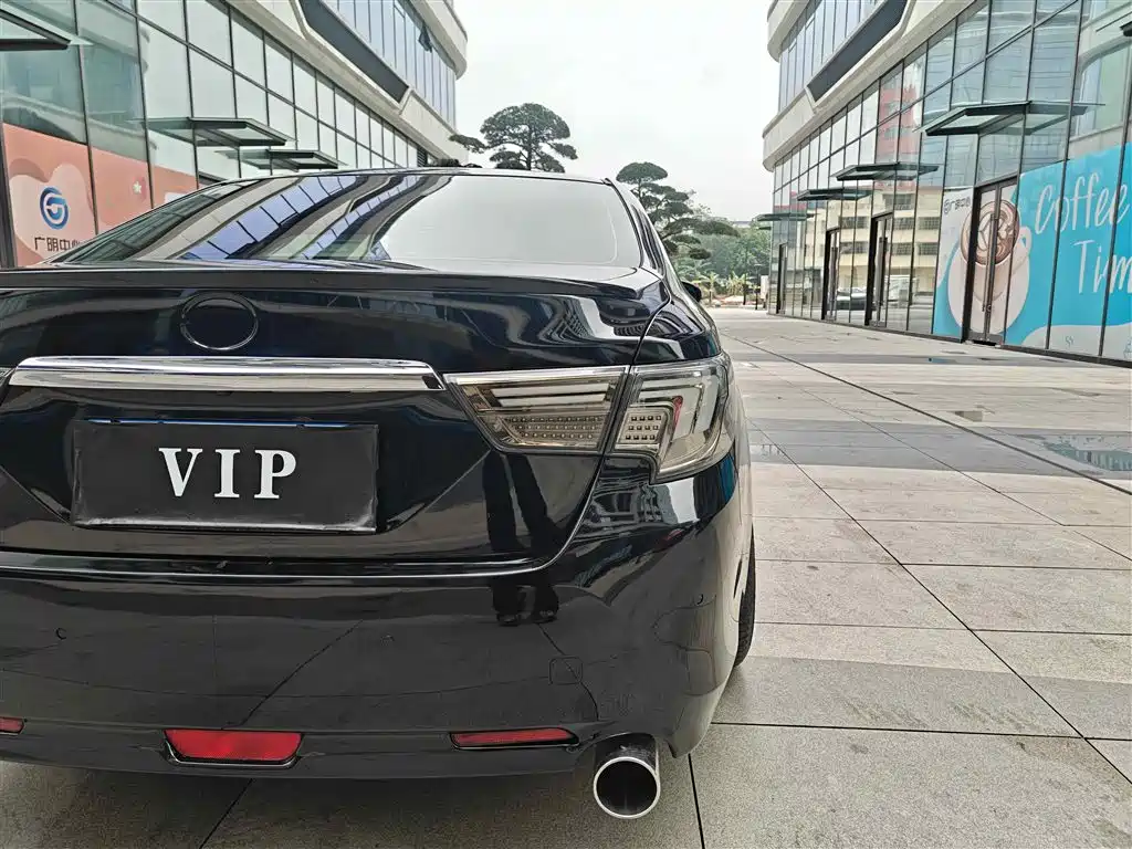 Toyota Reiz 2013 2.5V Premium Edition фото 8
