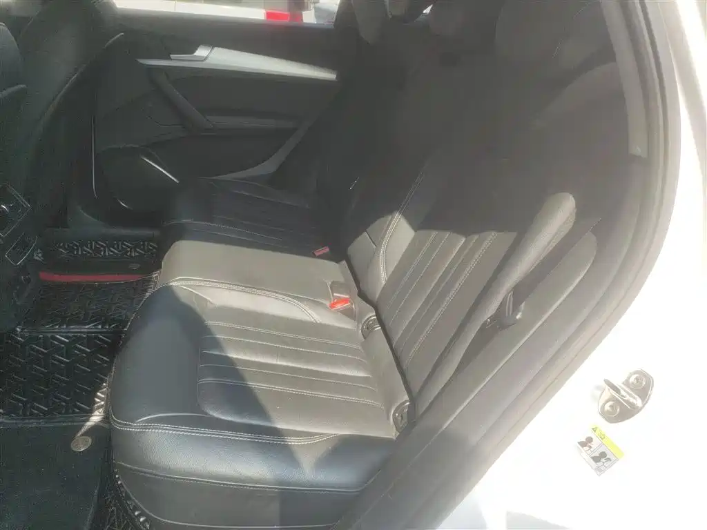 Audi Q5L 2020 Facelift 40 TFSI Honor Fashion фото 17
