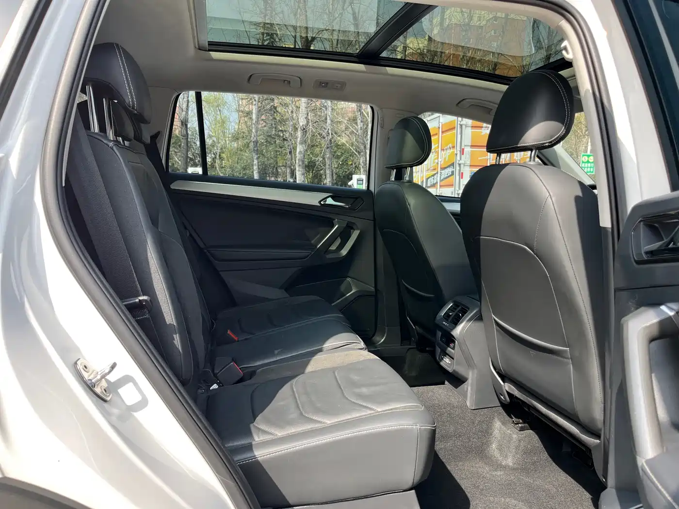 Volkswagen Tiguan L 2018 Facelift 330TSI Automatic 2WD Luxury Edition фото 16