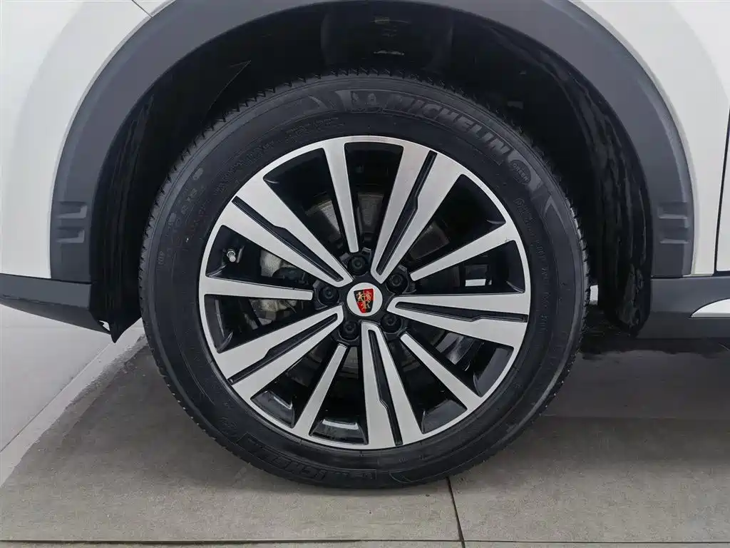 ROEWE RX5 NEW ENERGY