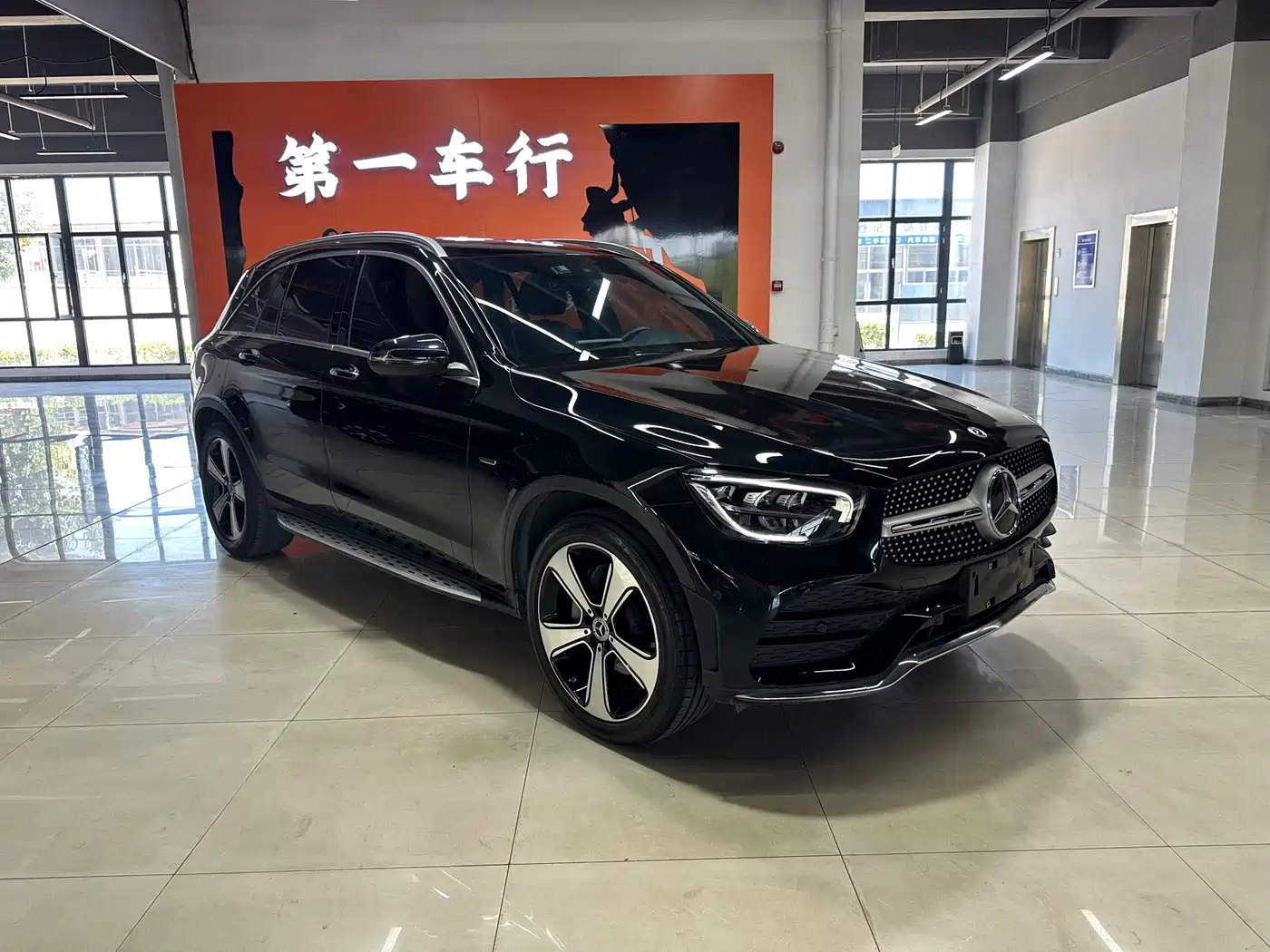 Mercedes-Benz GLC 2022 Facelift GLC 300 L 4MATIC Dynamic Collector's Edition фото 2