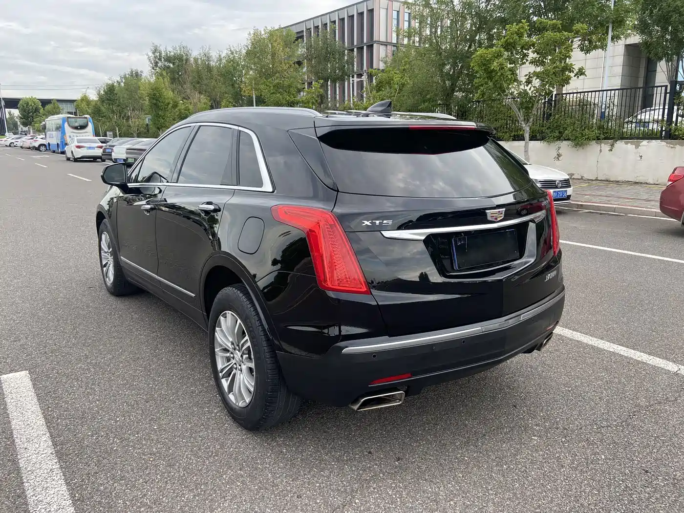 Фото 6 - Cadillac XT5