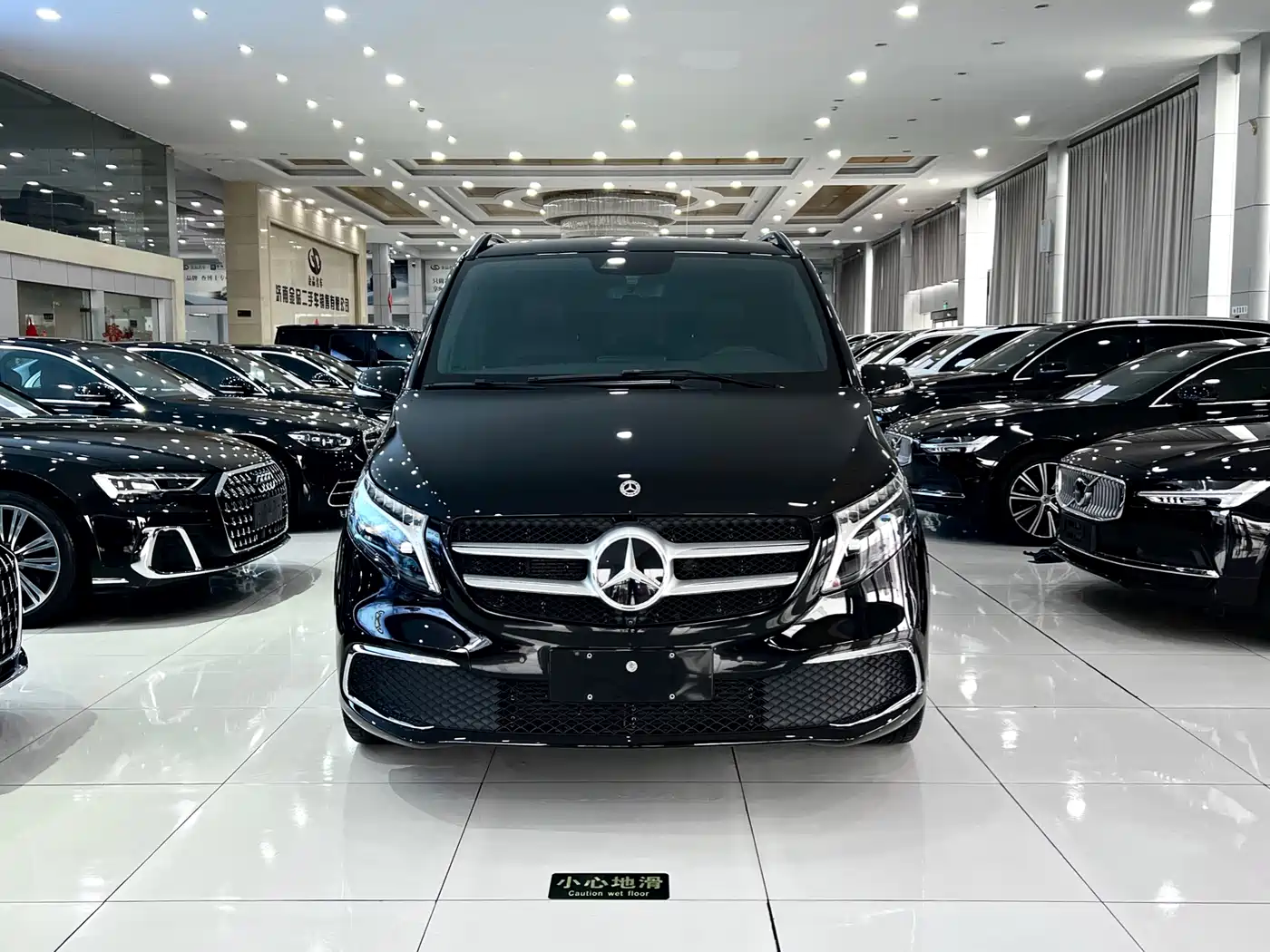 MERCEDES-BENZ V-CLASS