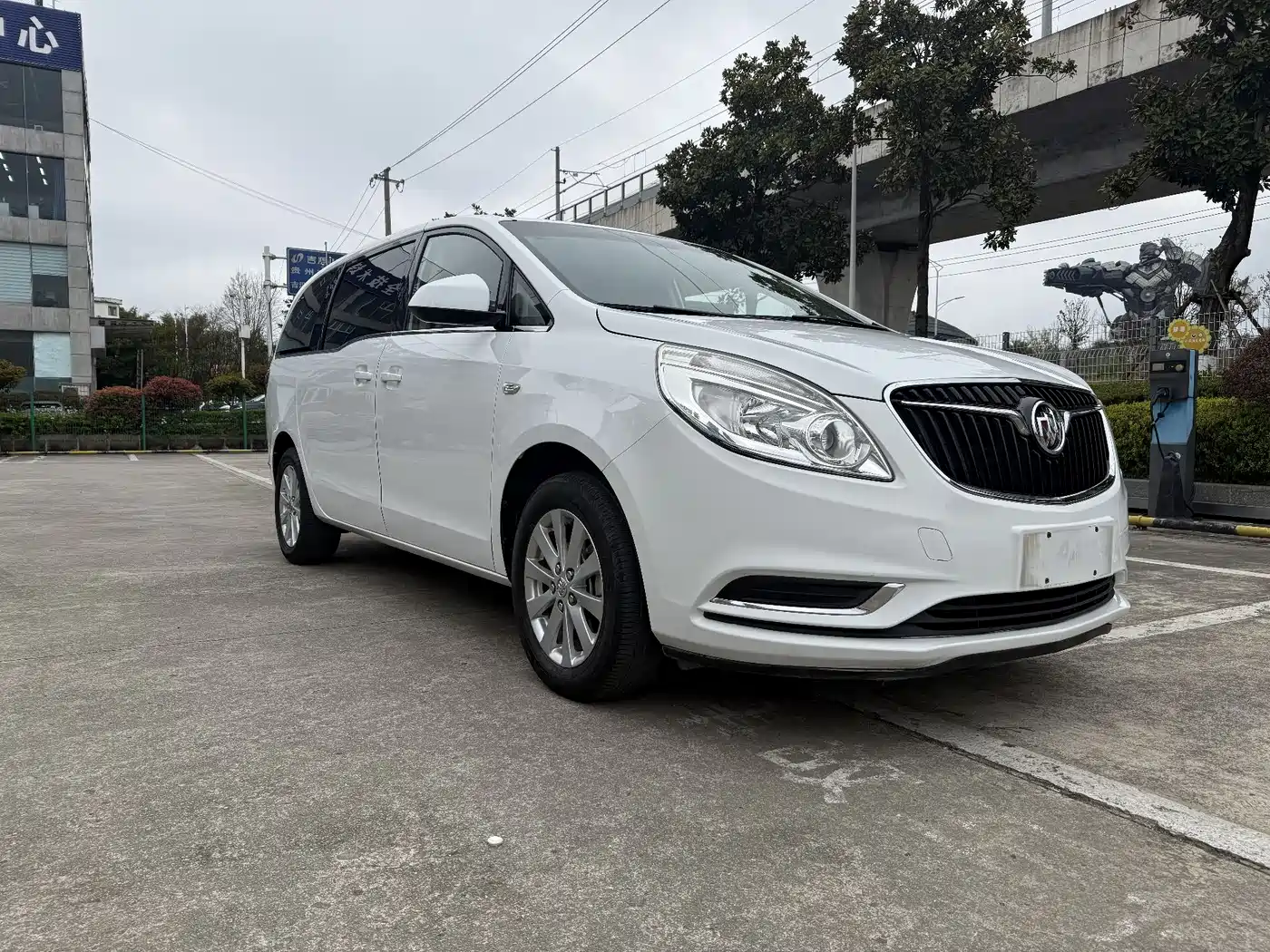 Buick GL8 2017 25S Comfort China V фото 3