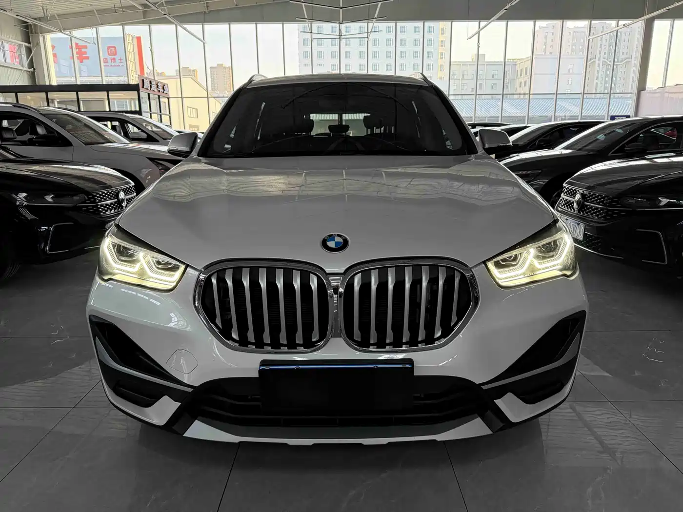 BMW X1 2022 sDrive20Li Fashion фото 2