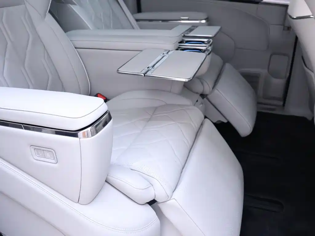 Volvo EM90 2024 2025 Ultra Six-Seater