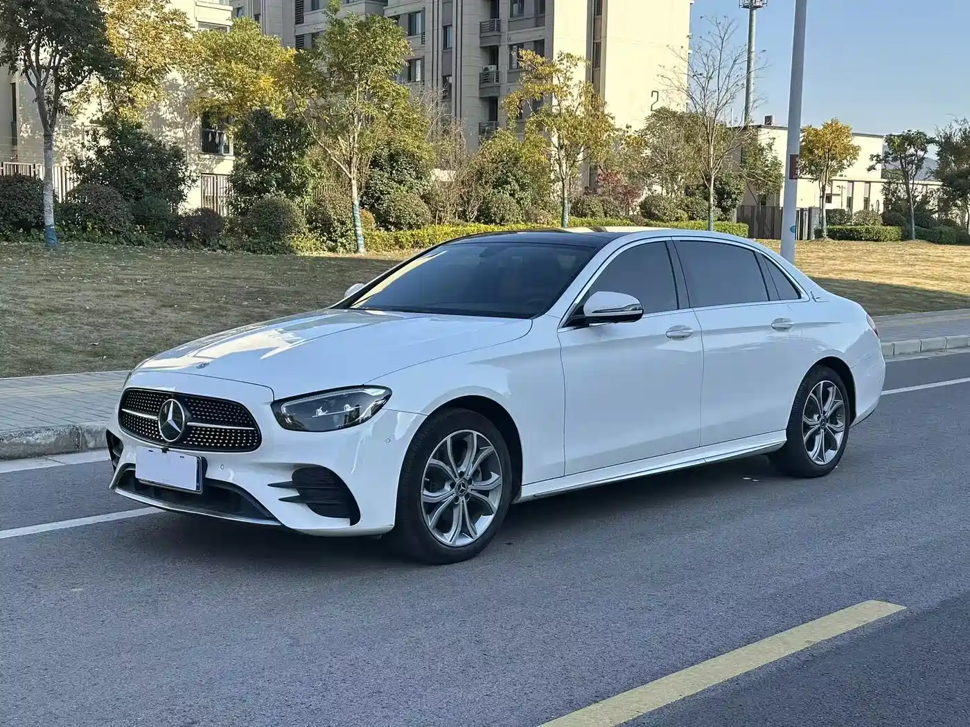 MERCEDES-BENZ E CLASS