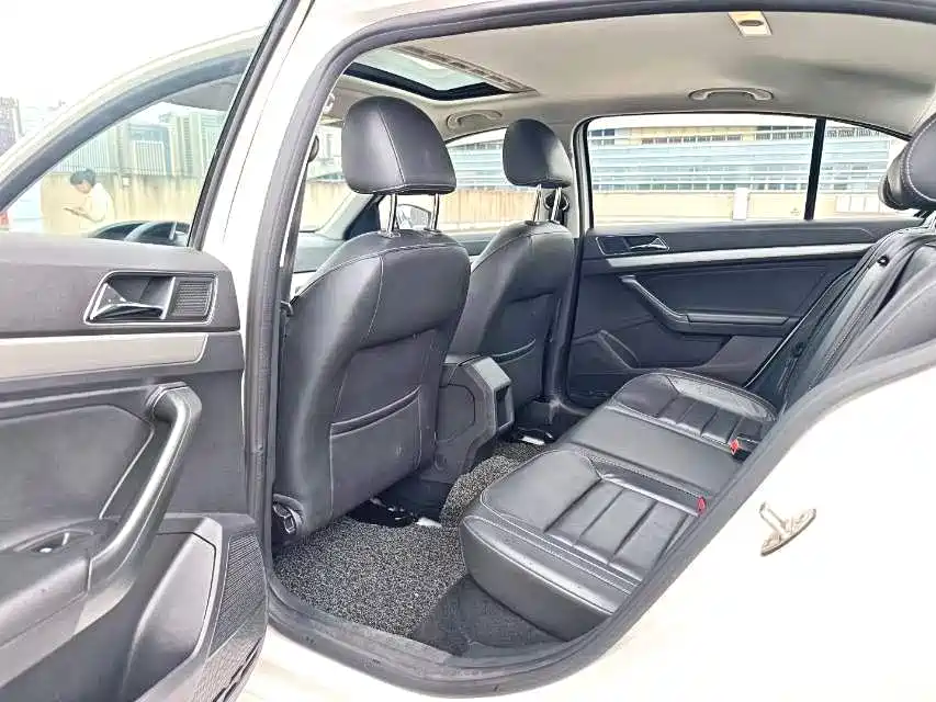 Volkswagen Lavida 2017 230TSI DSG Comfort Edition фото 4