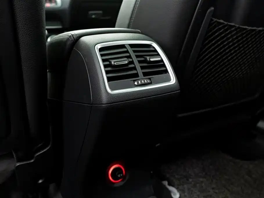 Audi Q3 2018 30th Anniversary Edition 35 TFSI Fashion фото 28