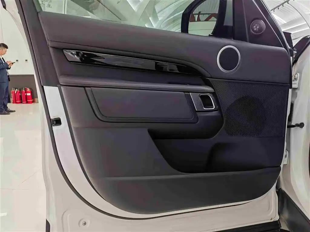 Land Rover Discovery 2020 3.0 SC V6 SE фото 7