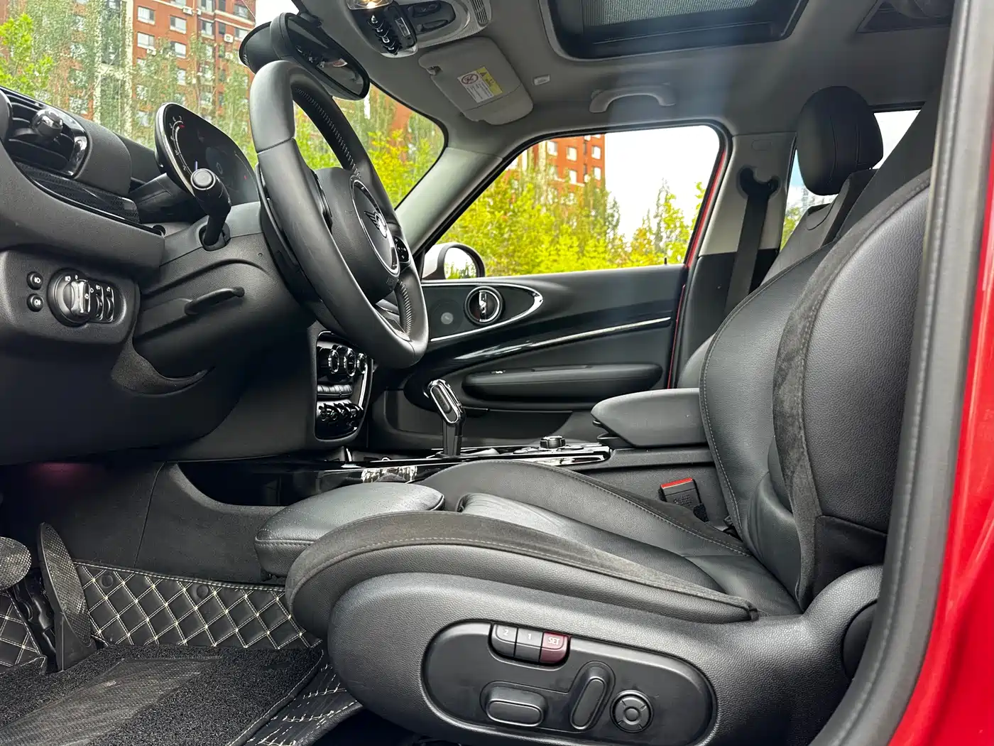 MINI CLUBMAN