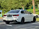 Photo 3 - BMW 3 Series