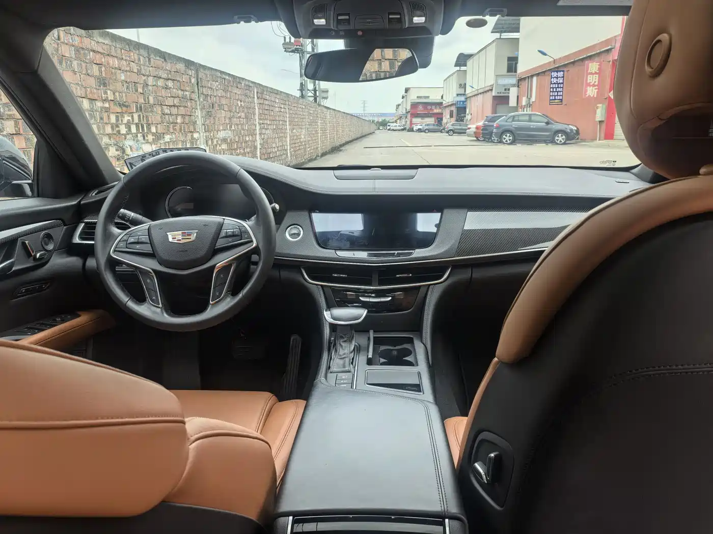 Cadillac CT6 2016 28T Leading фото 11