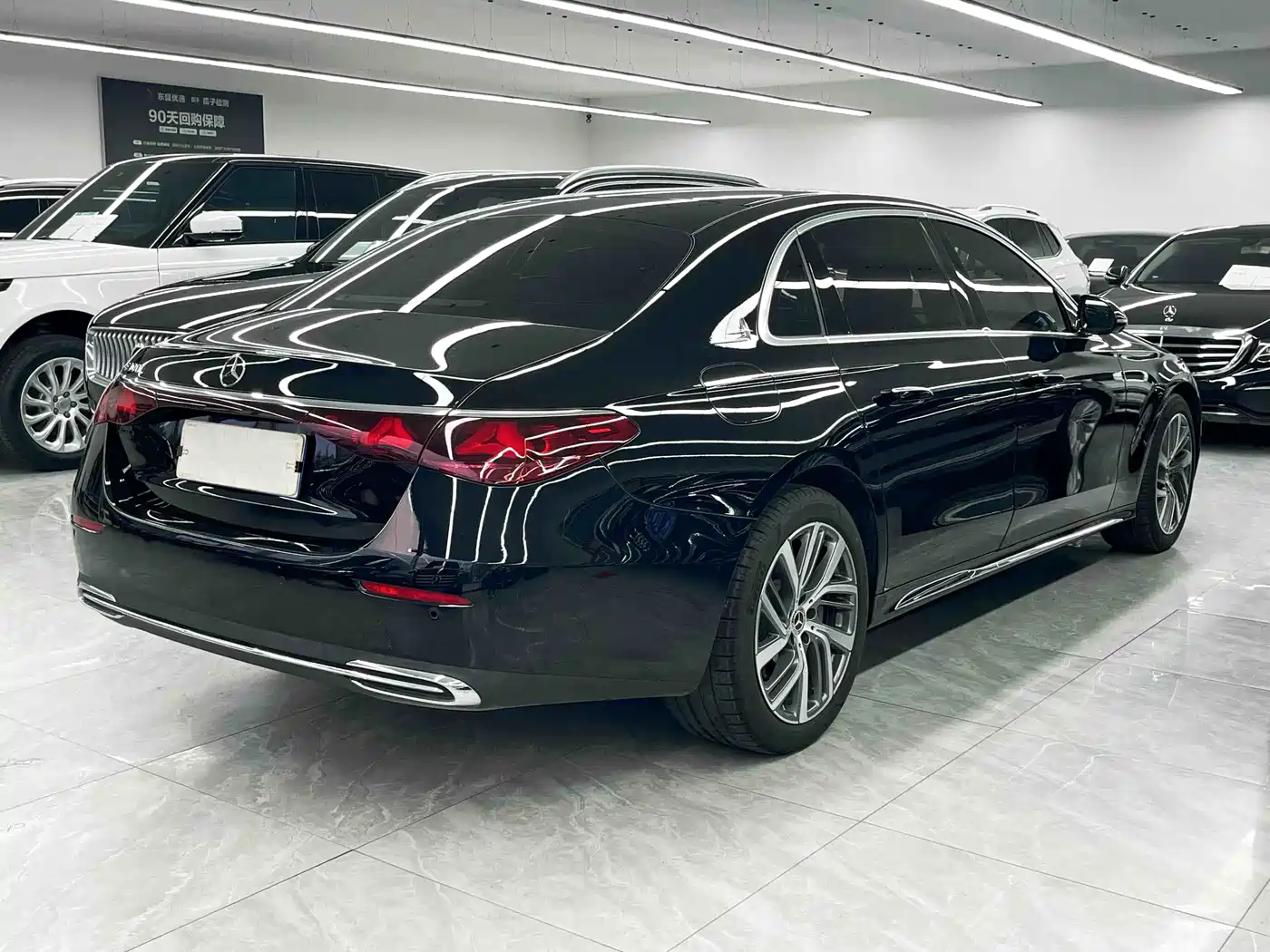 Mercedes-Benz E-Class 2024 E 300 L Fashion фото 4