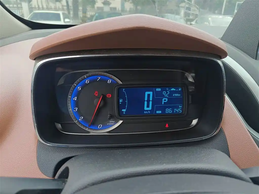 Chevrolet Trax 2016 1.4T Automatic 2WD Comfort Sunroof Edition фото 12