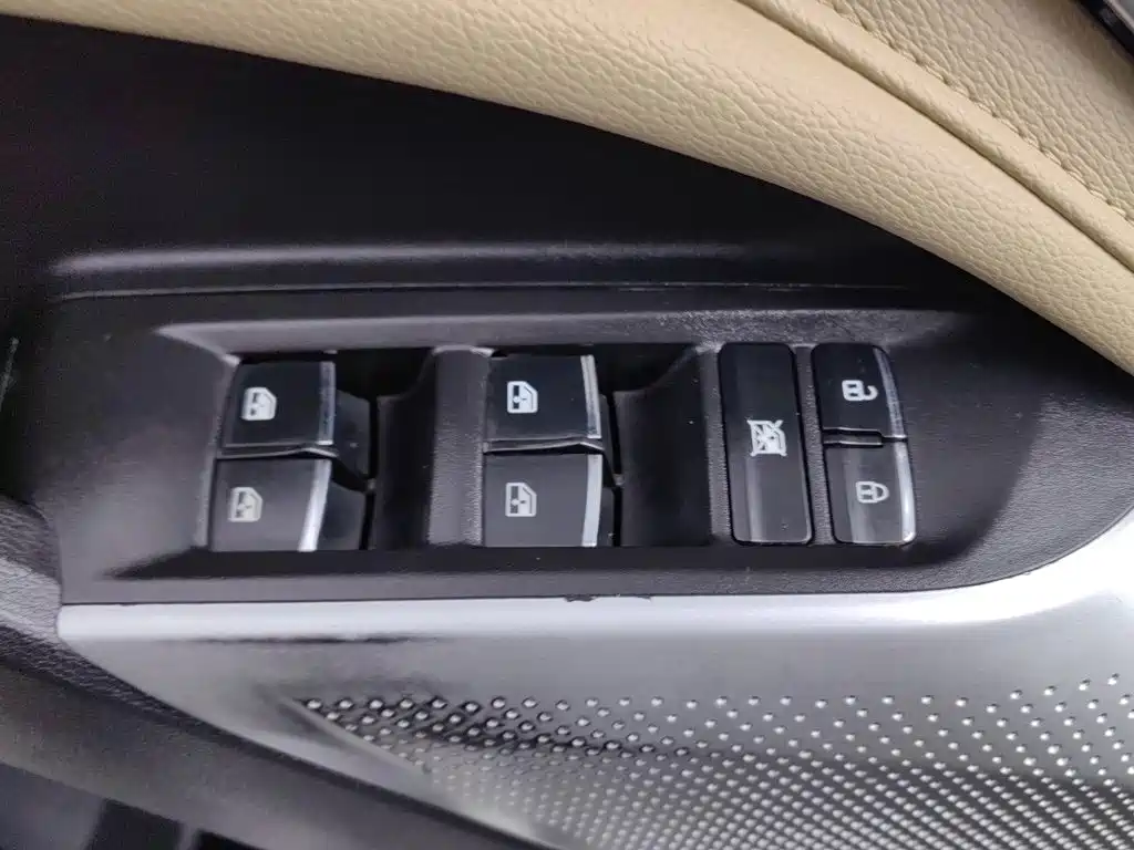 SAIC Maxus D90 2019 2017 2.0T Automatic 2WD Uranus