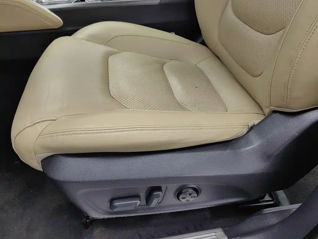 SAIC Maxus D90 2019 2017 2.0T Automatic 2WD Uranus