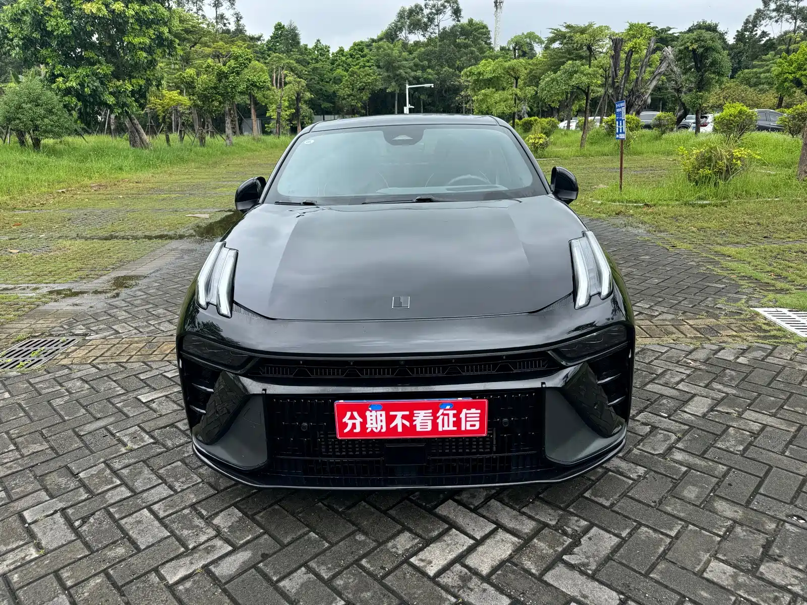 Фото 2 - Lynk & Co 03