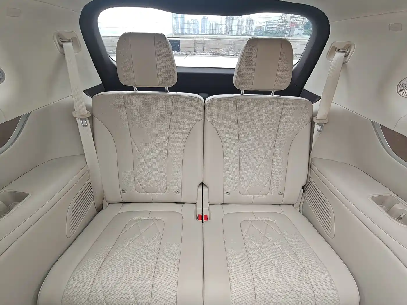 AITO Wenjie AITO M9 2024 Extended Range Ultra 42kWh 6-Seater фото 17