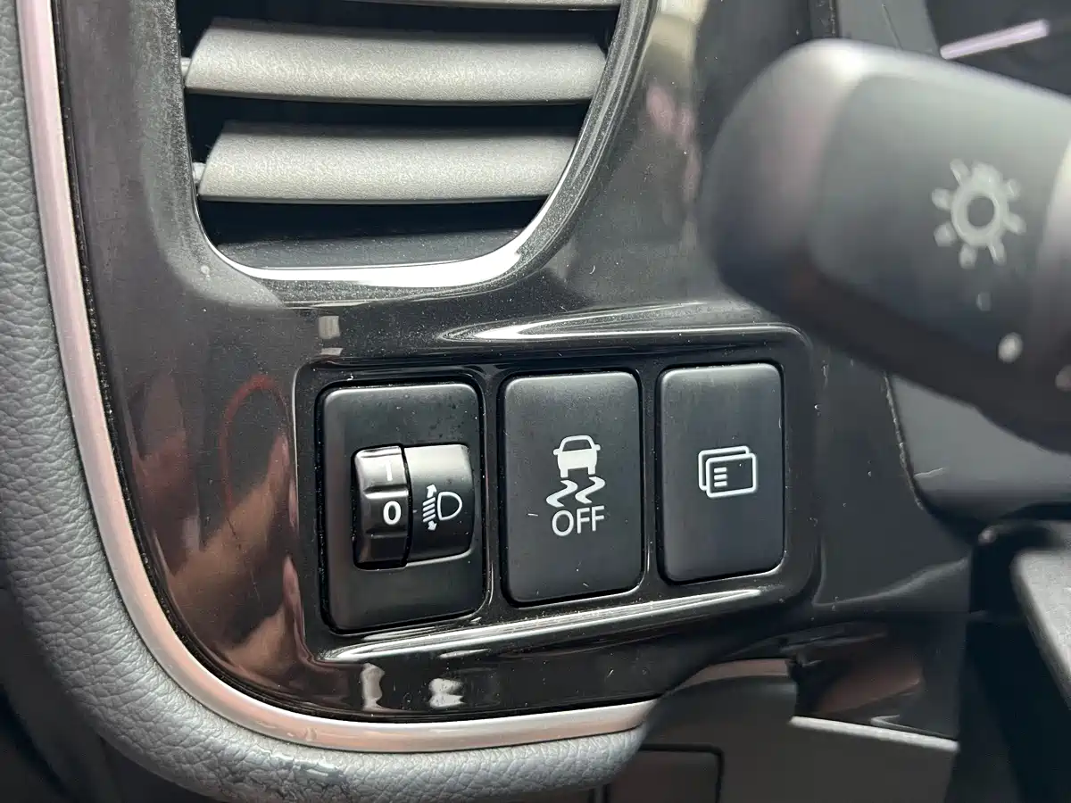 صورة 16 - Mitsubishi Outlander