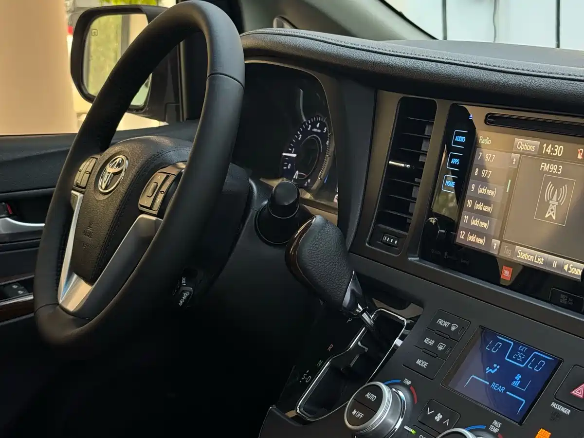 Toyota Sienna 2017 2015 3.5L 4WD L