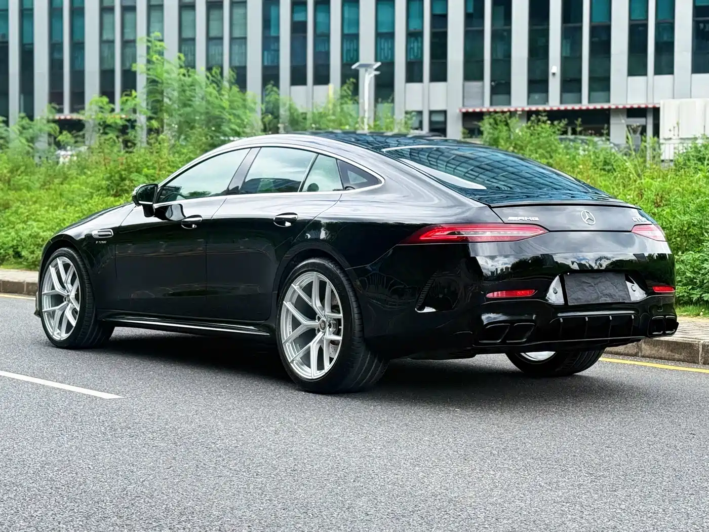 Photo 14 - Mercedes-Benz AMG GT