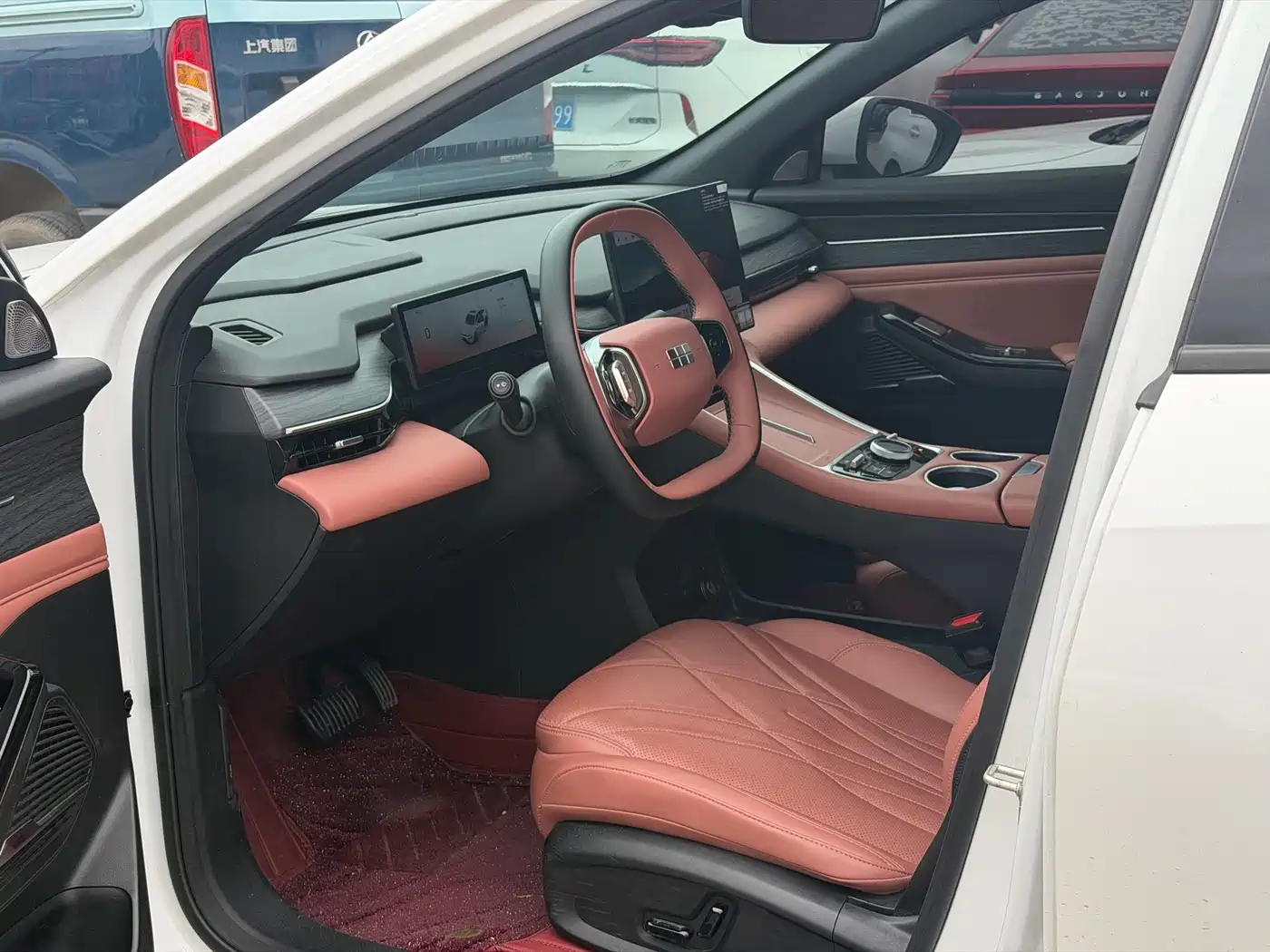Geely Galaxy Galaxy L6 2025 EM-i 140km Explorer+ Edition фото 5