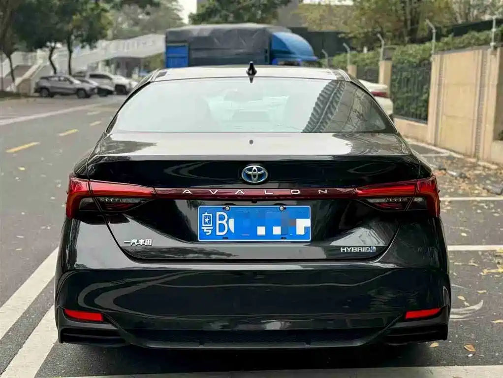 Toyota Avalon 2019 Hybrid 2.5L Luxury Edition China VI фото 5