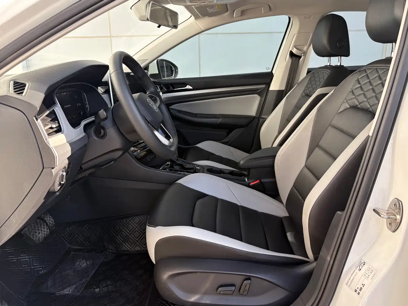 Volkswagen Bora 2023 300TSI DSG Premium Edition фото 5