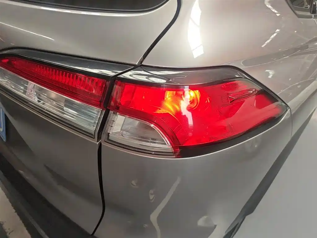 Toyota Corolla Cross 2023 2.0L Pioneer Edition фото 8