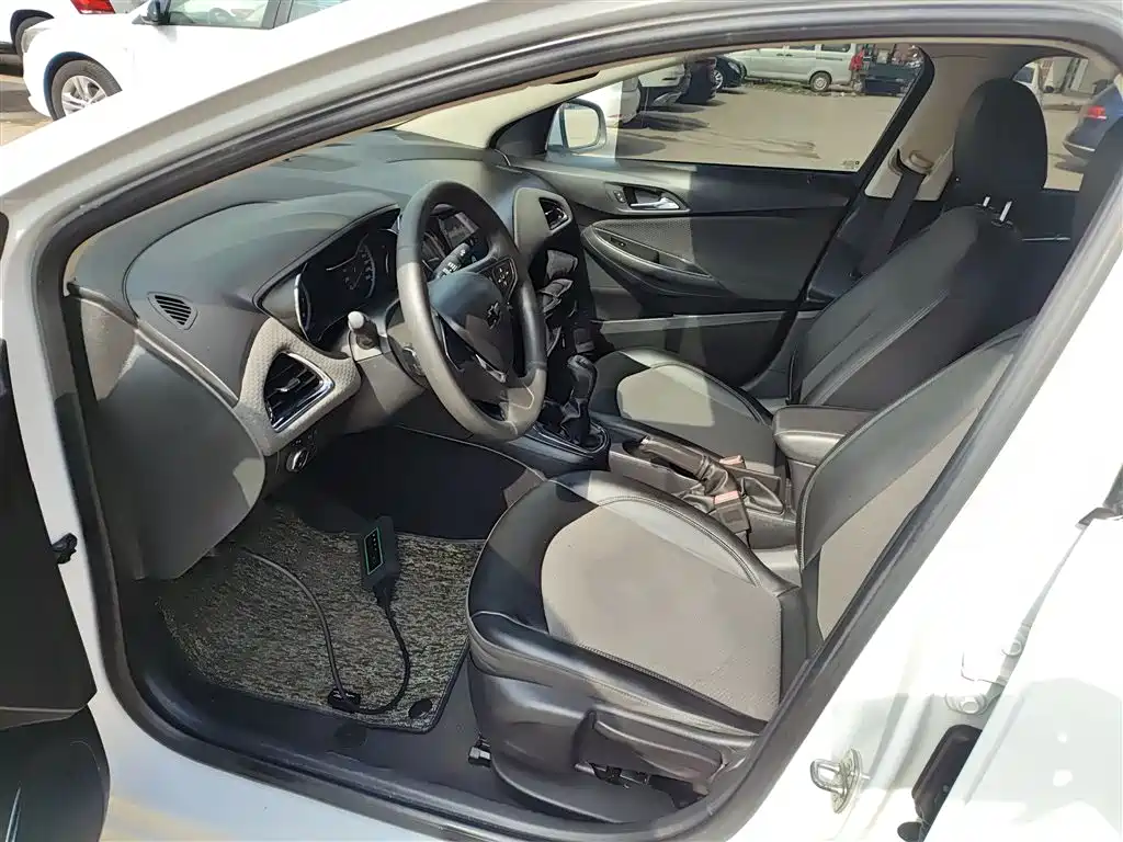 Chevrolet Cruze 2016 1.5L Manual Elite Edition фото 12