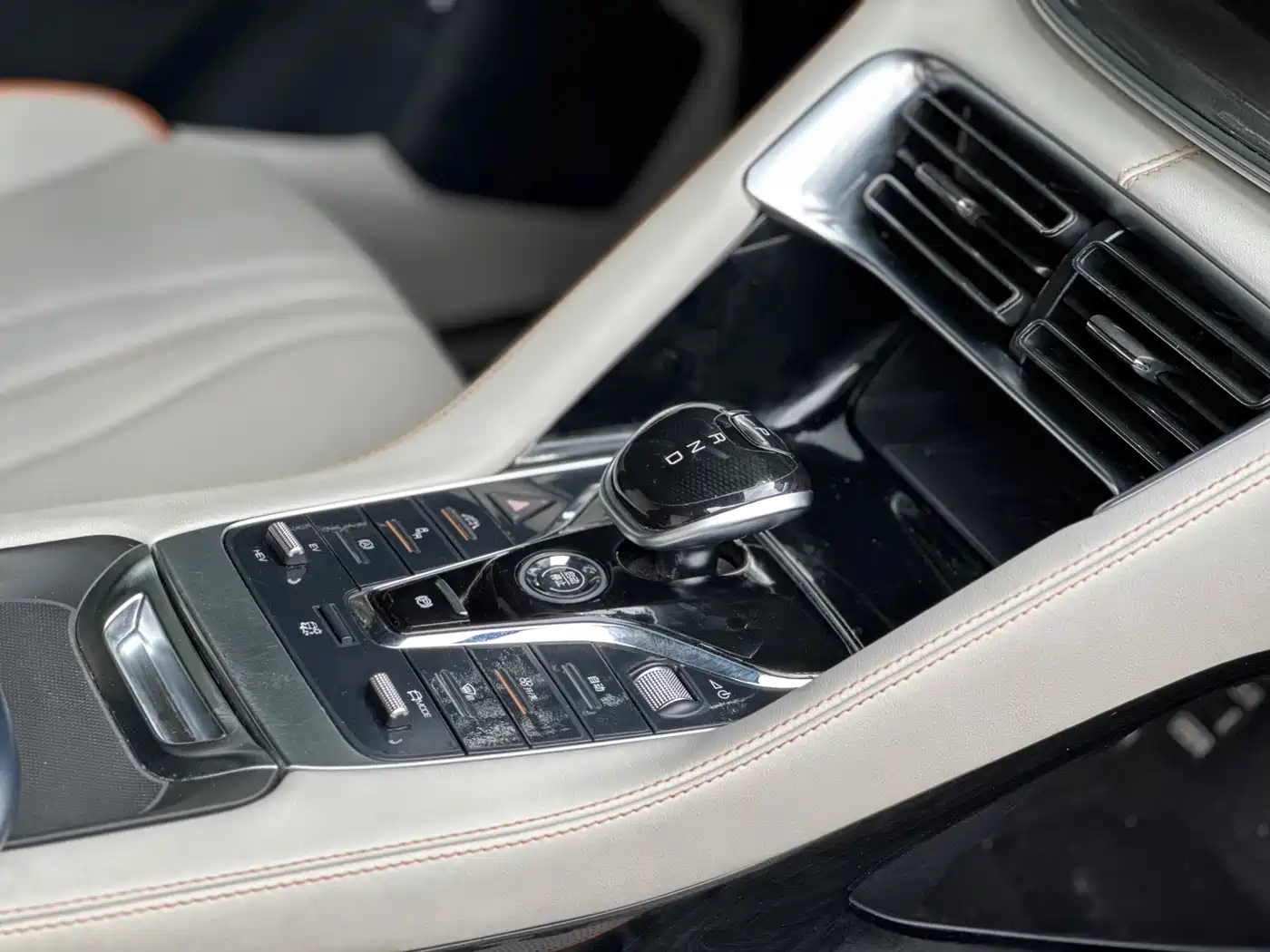 BYD Song PLUS PHEV 2021 DM-i 110KM Flagship фото 15