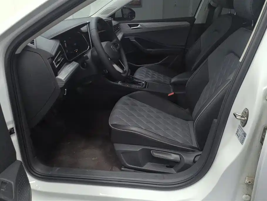 Volkswagen Sagitar 2023 300TSI DSG Surpassing Edition фото 9