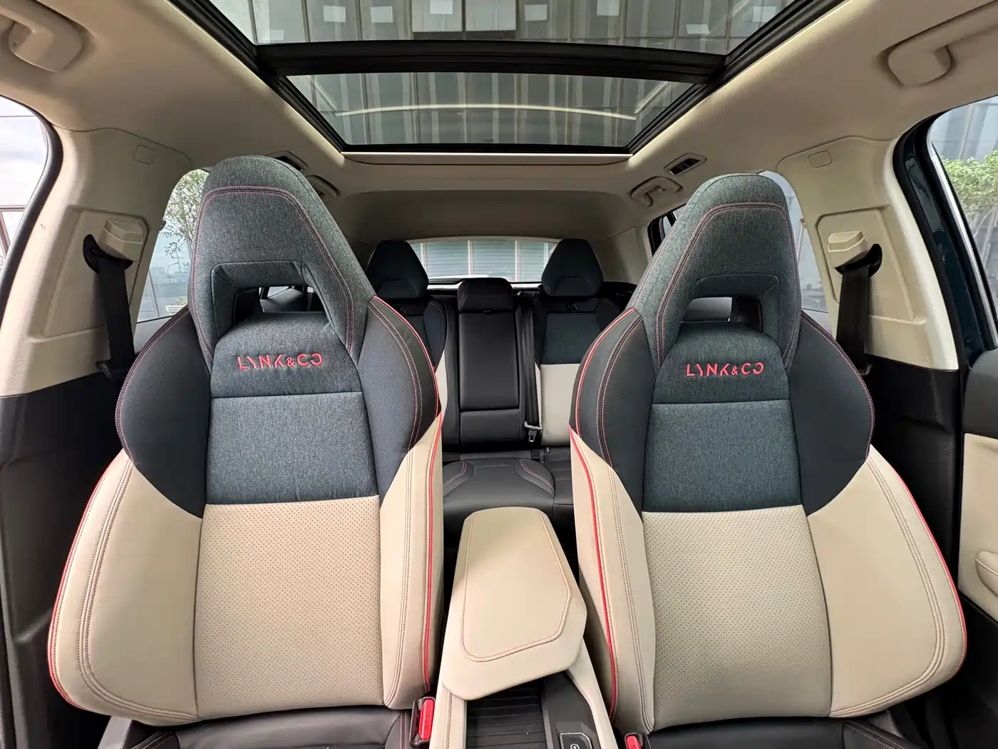 Lynk & Co 06 2020 1.5T Halo фото 11