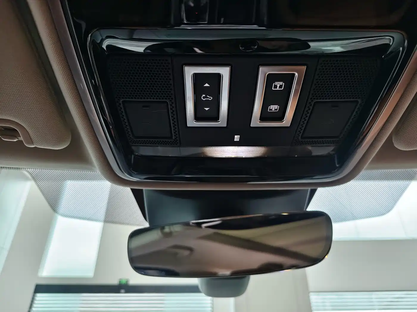 Фото 21 - Land Rover Range Rover Sport