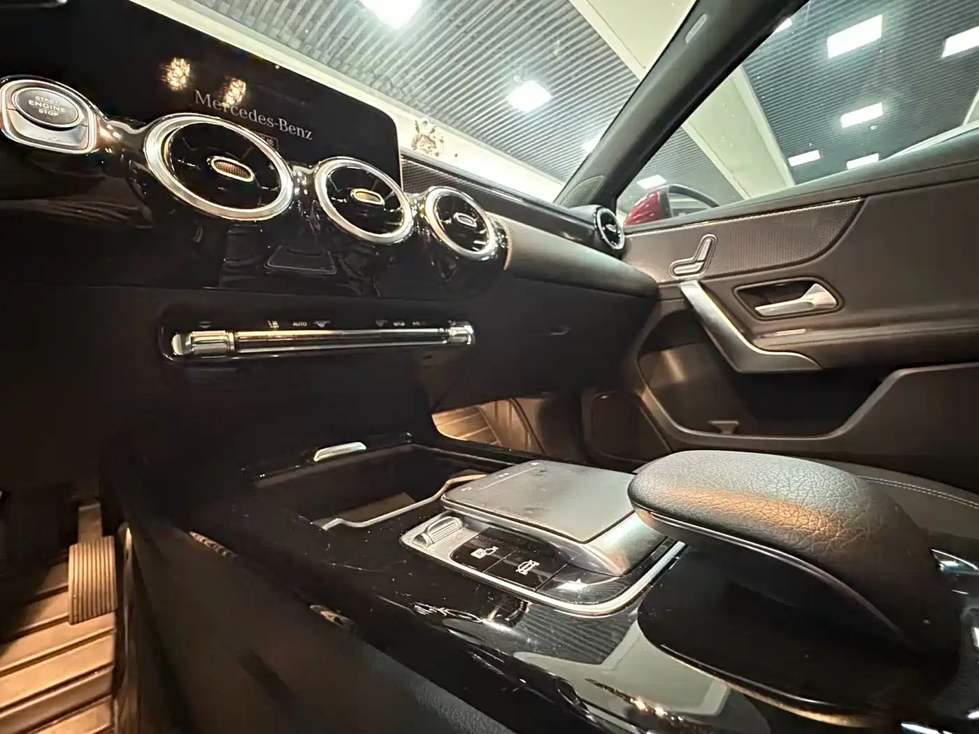 Mercedes-Benz A-Class 2019 A 200 L Sport Sedan фото 6
