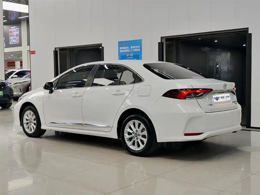 Toyota Corolla 2021 1.2T S-CVT Elite PLUS Edition фото 4