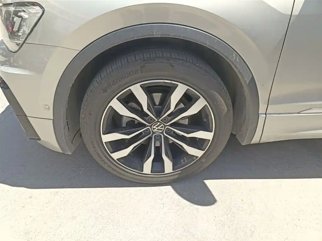 Volkswagen Tiguan L 2021 330TSI Automatic 2WD R-Line Premium фото 22