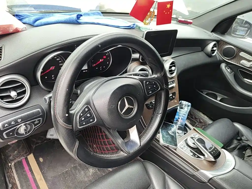 صورة 11 - Mercedes-Benz GLC