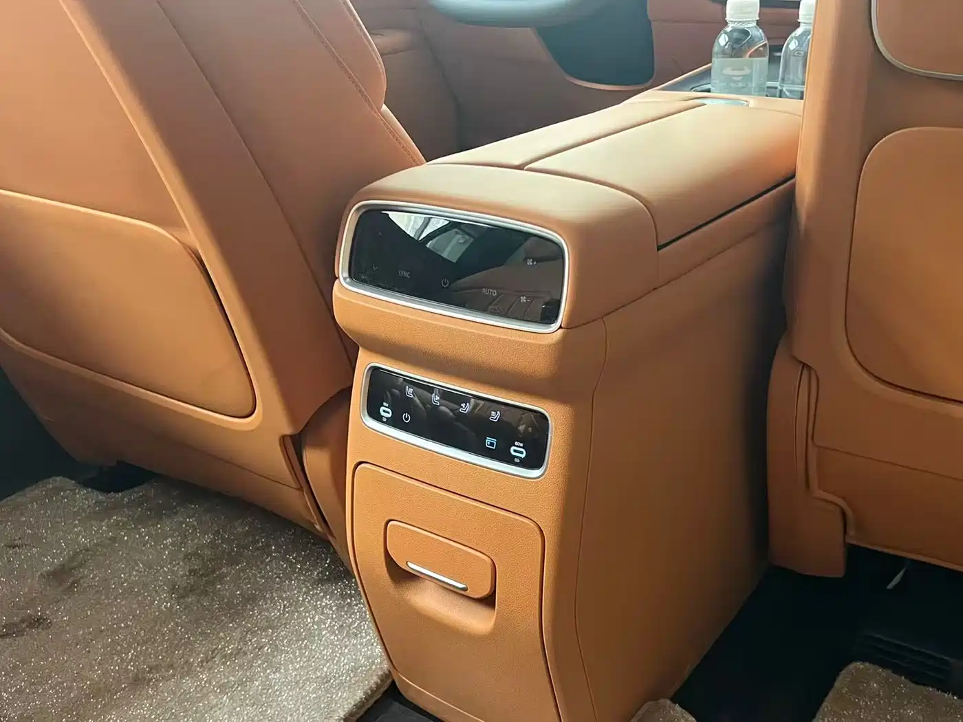 Dongfeng Yipai eπ008 2026 6-seater EREV Family Joy Edition фото 10
