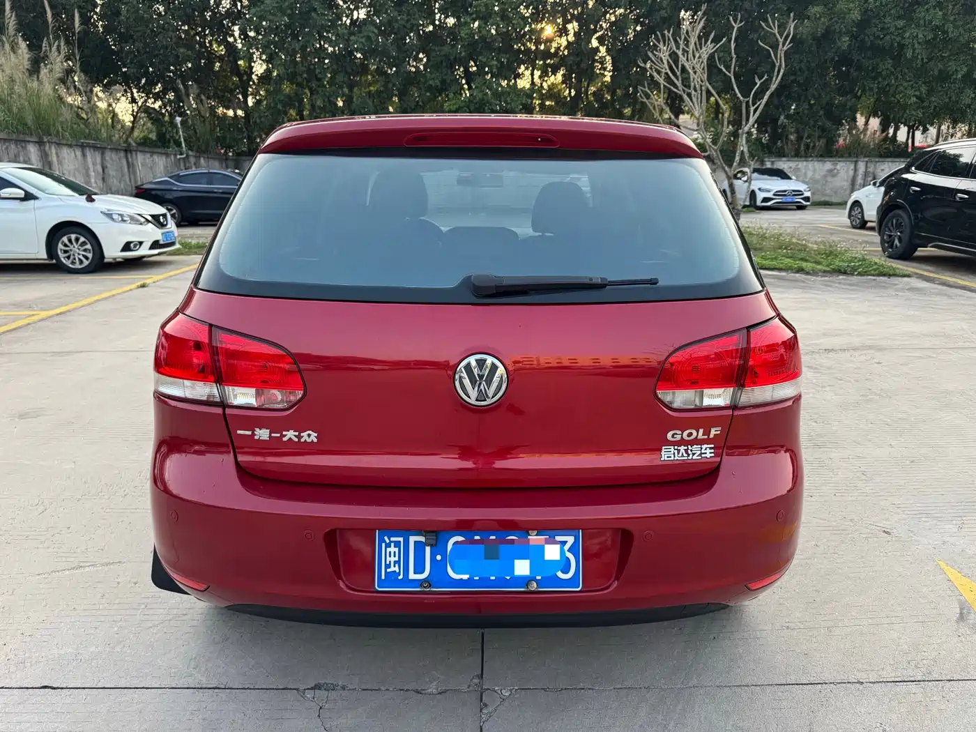 Volkswagen Golf 2011 Model 1.6 Automatic Fashion фото 5
