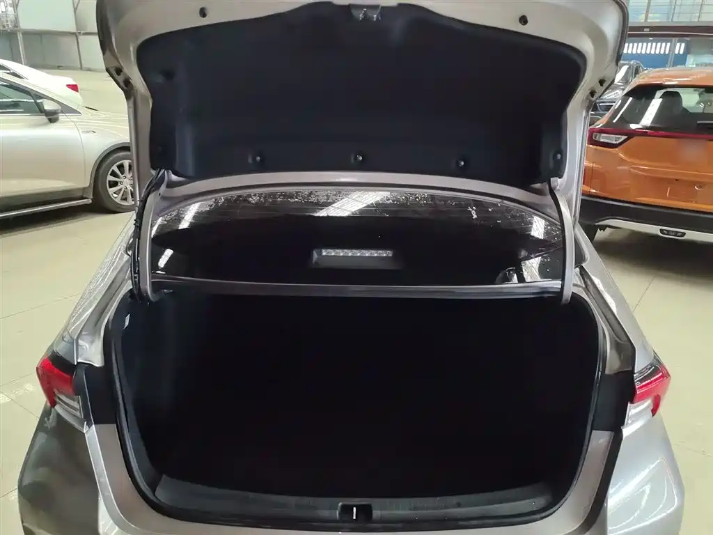 Toyota Corolla 2021 Hybrid 1.8L E-CVT Pioneer Edition фото 10